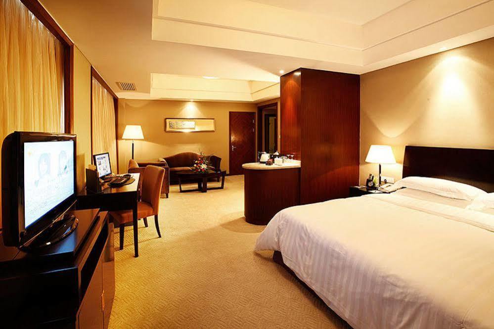 เจียนเด เพนินซูล่า ไกหาว โฮเต็ล Hotel Chun'an ภายนอก รูปภาพ